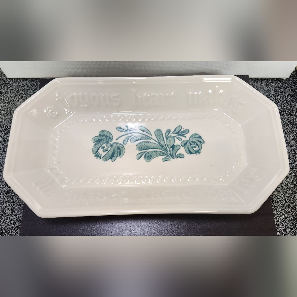 Pfaltzgraff Green Yorktowne Bread Tray